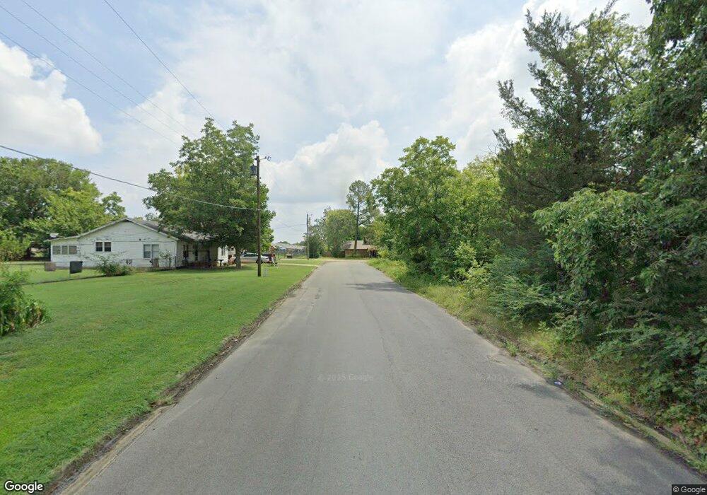 905 E Leflore St, Hugo, OK 74743 - photo 1