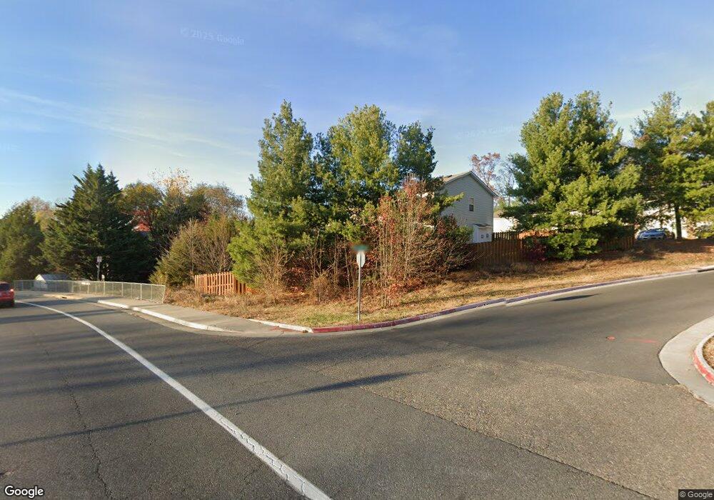 579 Stonewall Dr, Harrisonburg, VA 22801 - photo 1