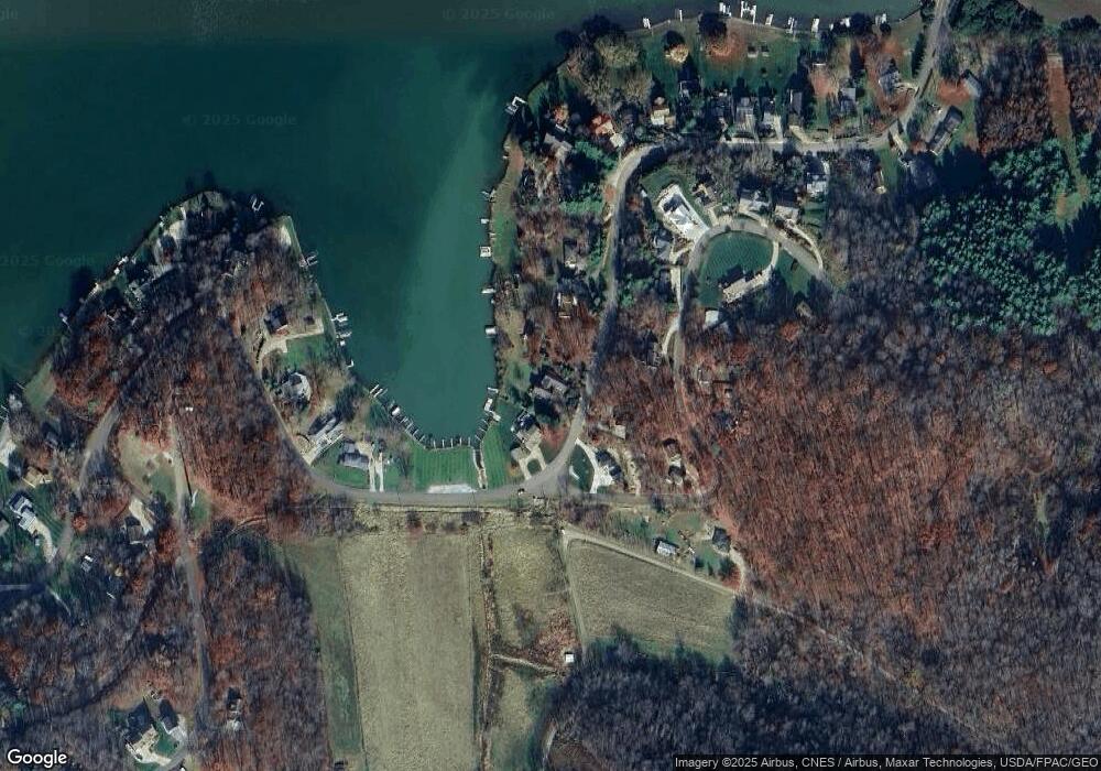 448 E Mohawk Dr, Malvern, OH 44644 - photo 1