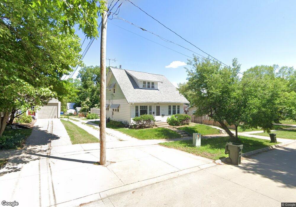 609 W 10th St unit 1, Cedar Falls, IA 50613 - photo 1