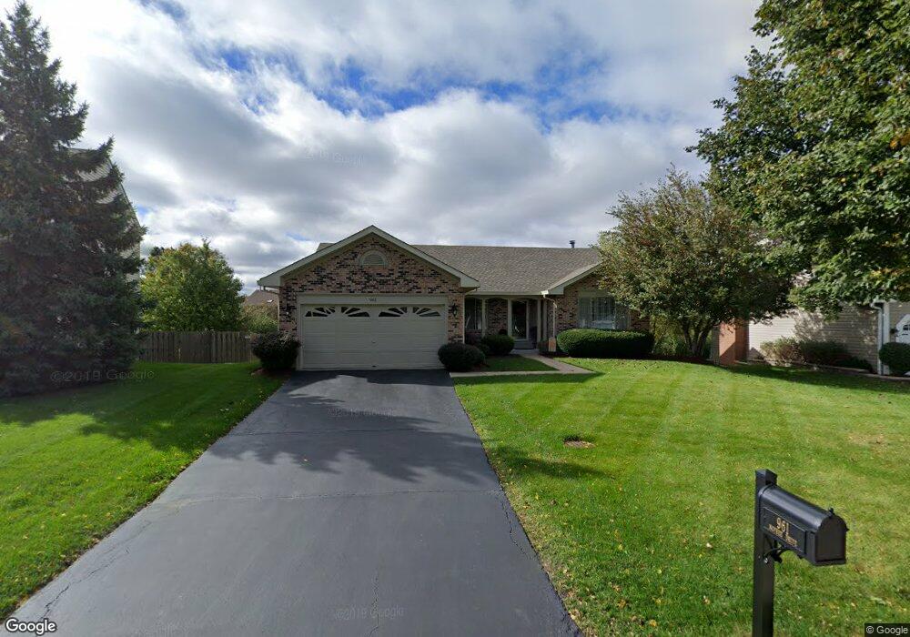 961 Mcphee Dr, Lake In the Hills, IL 60156 - photo 1