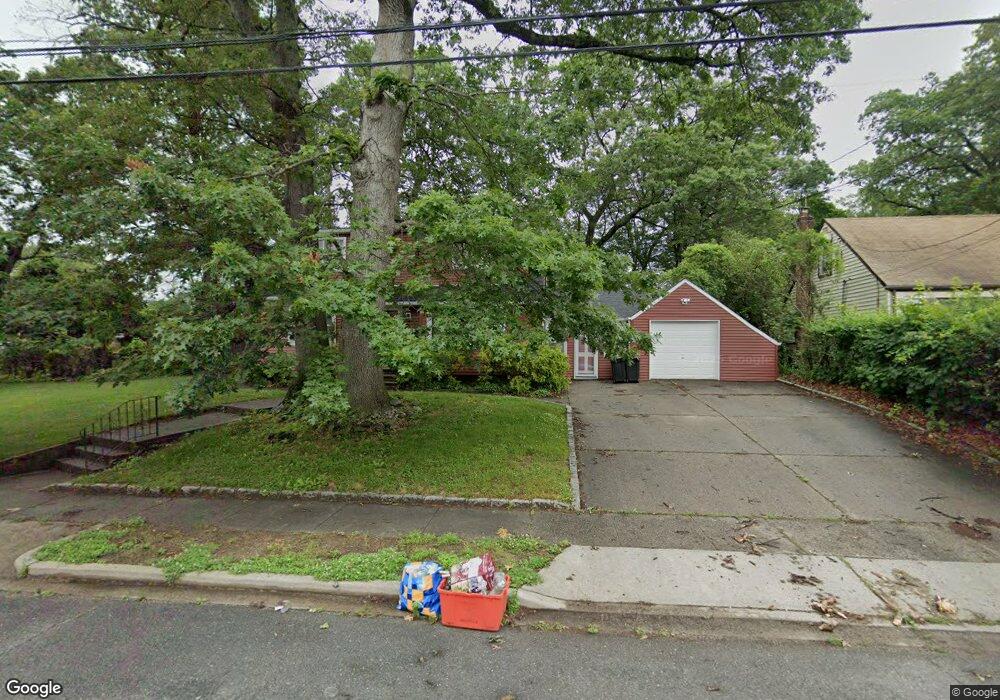 524 Rhodes Ln, West Hempstead, NY 11552 - photo 1