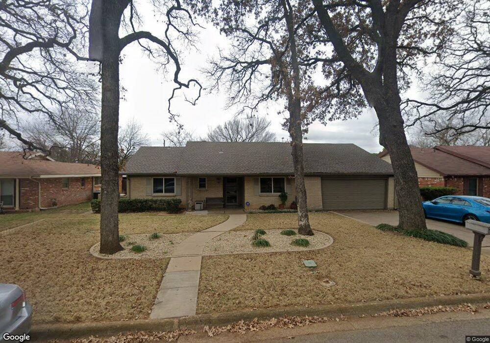 841 Oakwood Ave, Hurst, TX 76053 - photo 1