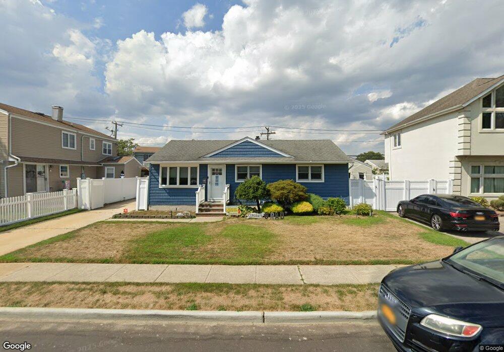 726 Anderson Ave, Franklin Square, NY 11010 - photo 1