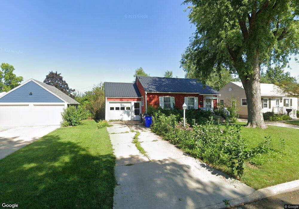 714 30th St SE, Cedar Rapids, IA 52403 - photo 1