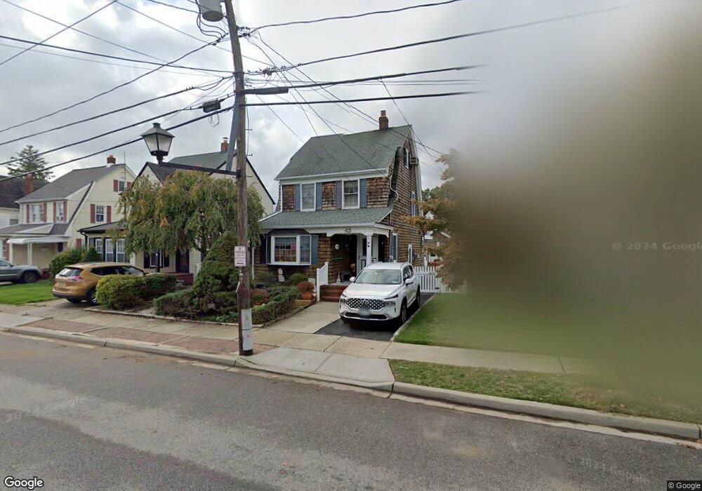 43 Juniper Ave, Mineola, NY 11501 - photo 1