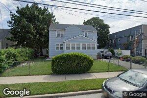 17 Dekoven St, Rockville Centre, NY 11570