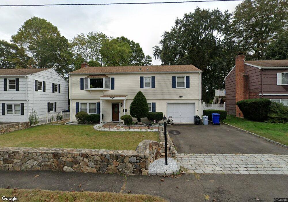 13 Pettom Rd, Norwalk, CT 06850 - photo 1