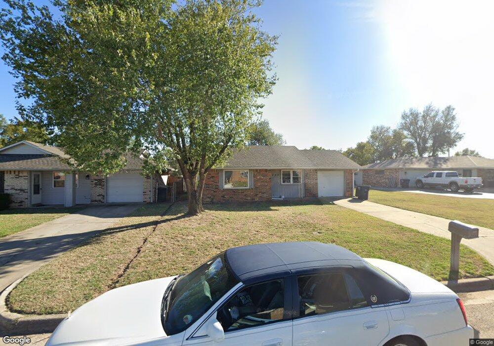 1727 W Wiley St, Shawnee, OK 74804 - photo 1