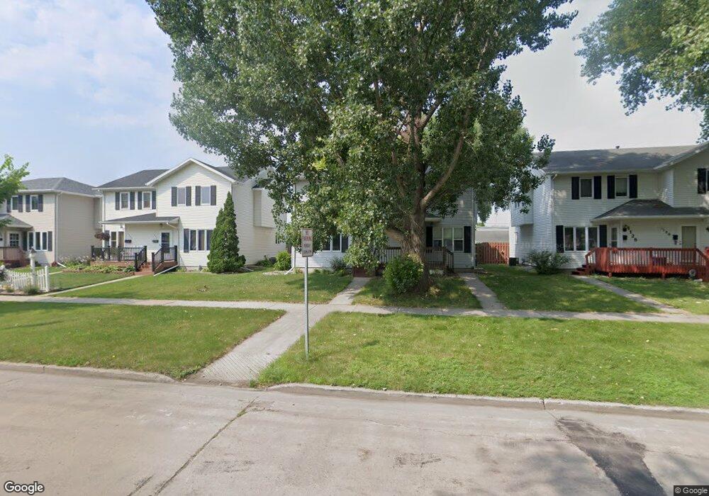 1132 S 12th St, Grand Forks, ND 58201 - photo 1