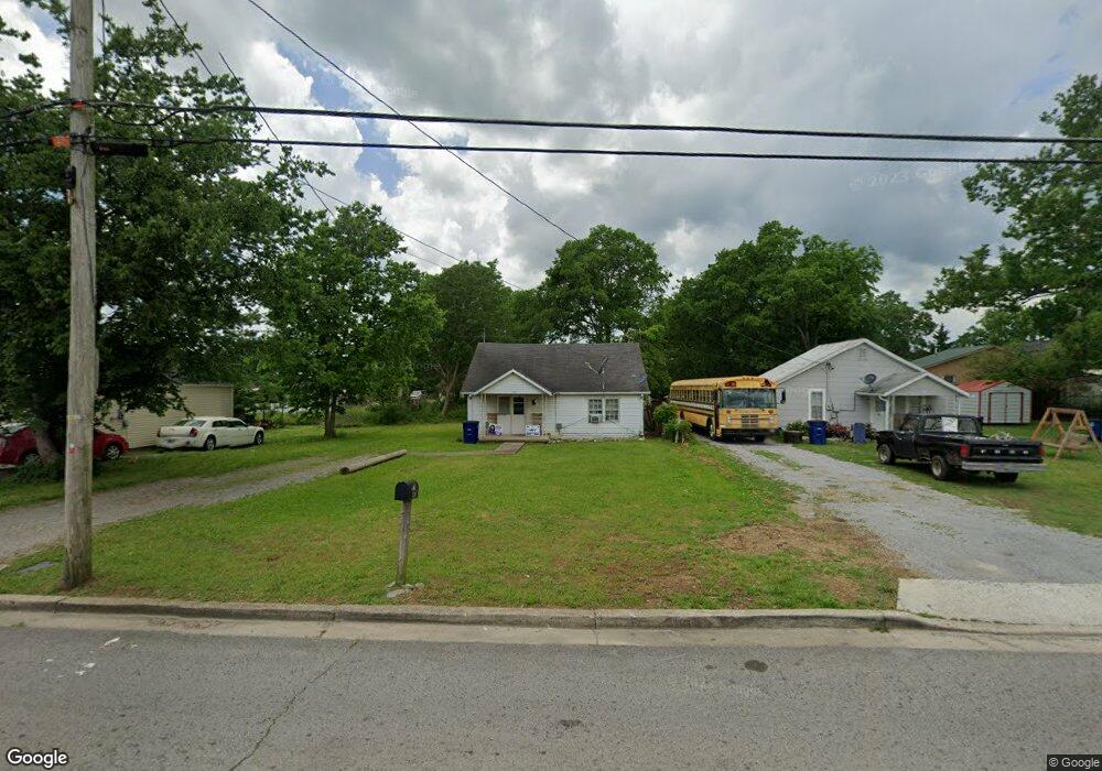 763 Lipscomb St, Shelbyville, TN 37160 - photo 1