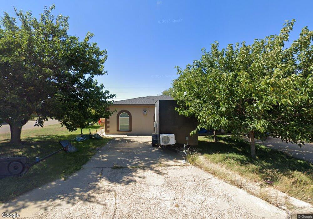 501 Cedar Ave, Dumas, TX 79029 - photo 1