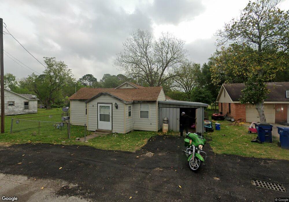 3305 Moore Ave, Bay City, TX 77414 - photo 1