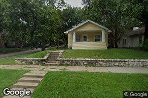 122 S 17th St, Manhattan, KS 66502