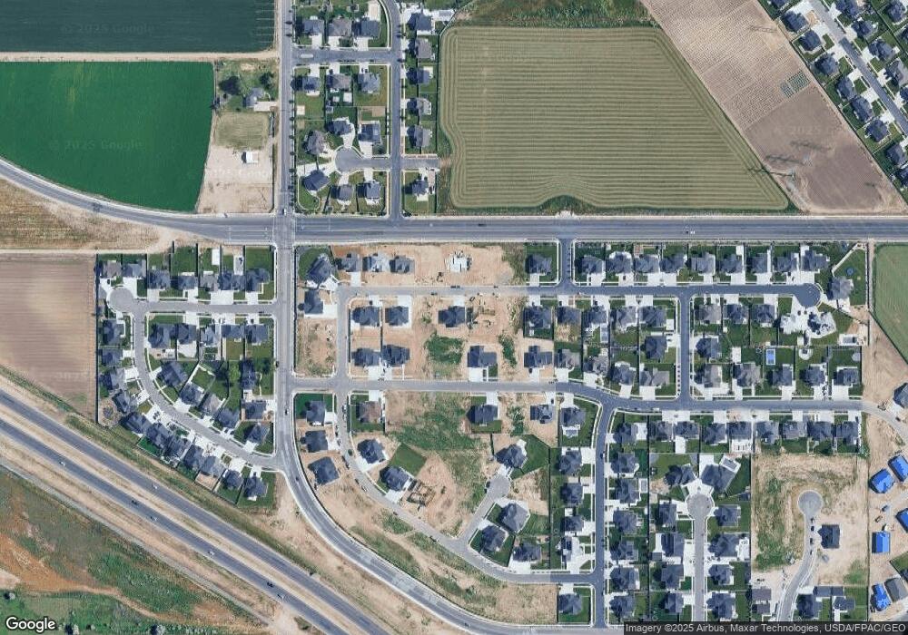 2095 W 800 S, Layton, UT 84041 - photo 1