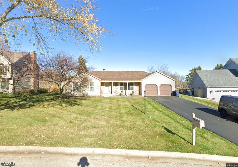 1210 Brandywine Cir, Algonquin, IL 60102 - photo 1