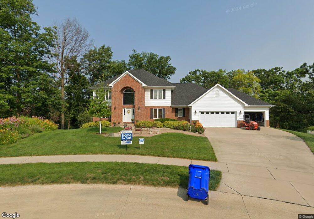 3022 Cedar Ridge Dr NE, Cedar Rapids, IA 52402 - photo 1