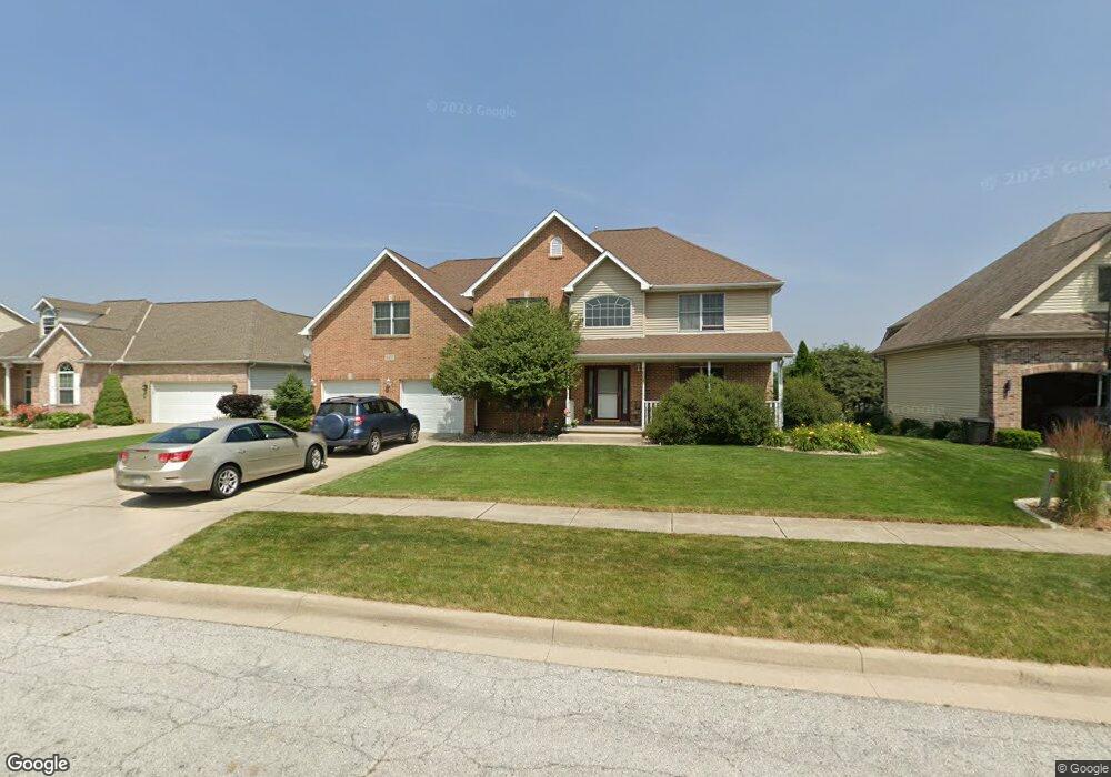 667 Davis Cir, Crown Point, IN 46307 - photo 1