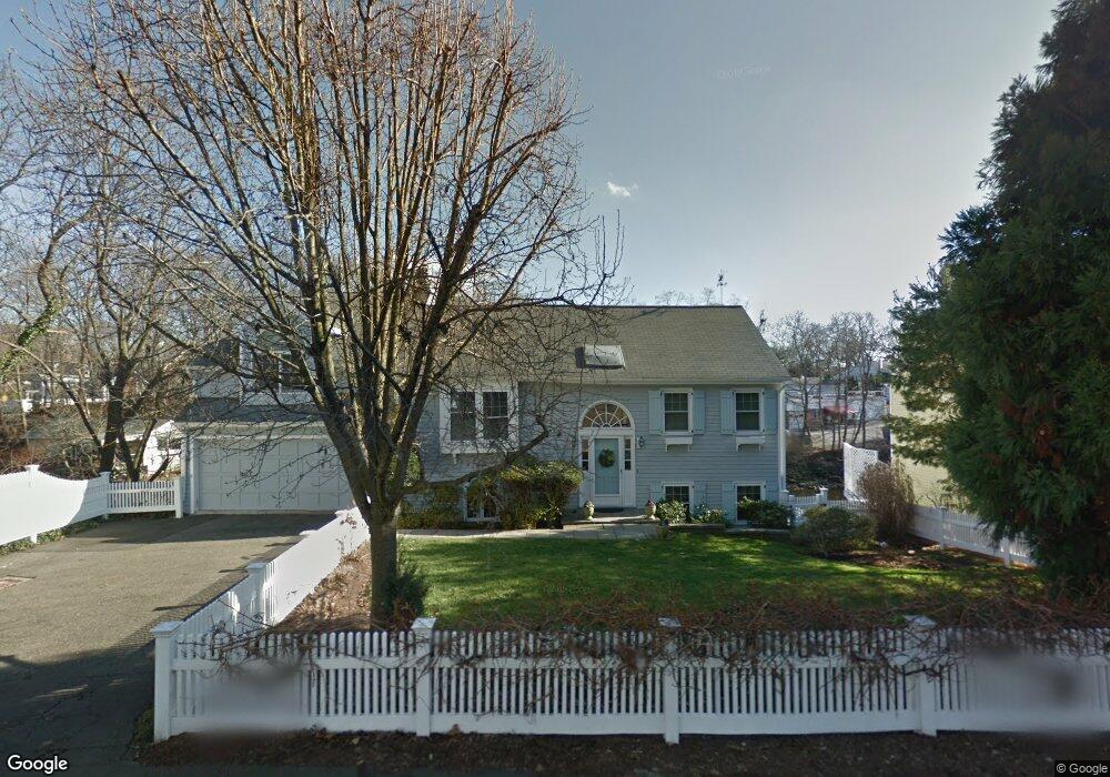 10 Raymond St, Darien, CT 06820 - photo 1