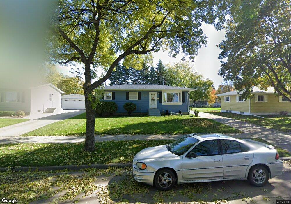 711 S 22nd St, Grand Forks, ND 58201 - photo 1