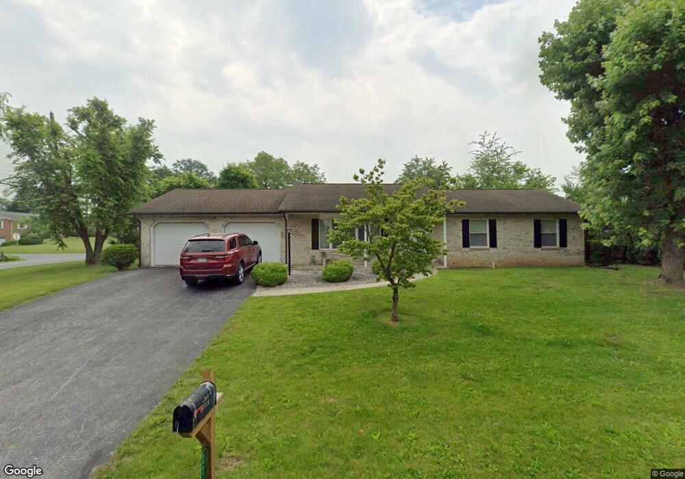 2714 Fillmore Dr, Chambersburg, PA 17201 - photo 1