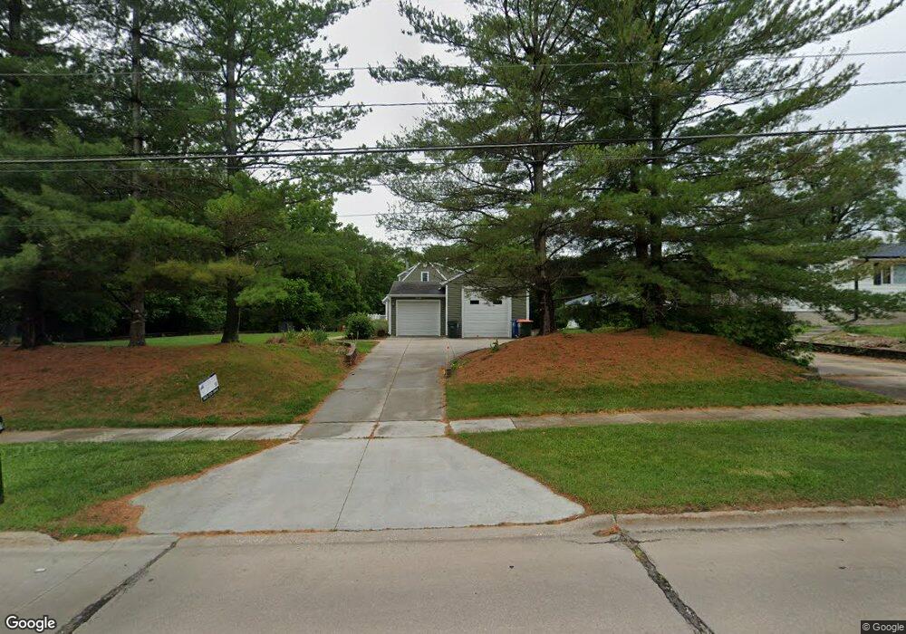 2021 W 53rd St, Davenport, IA 52806 - photo 1
