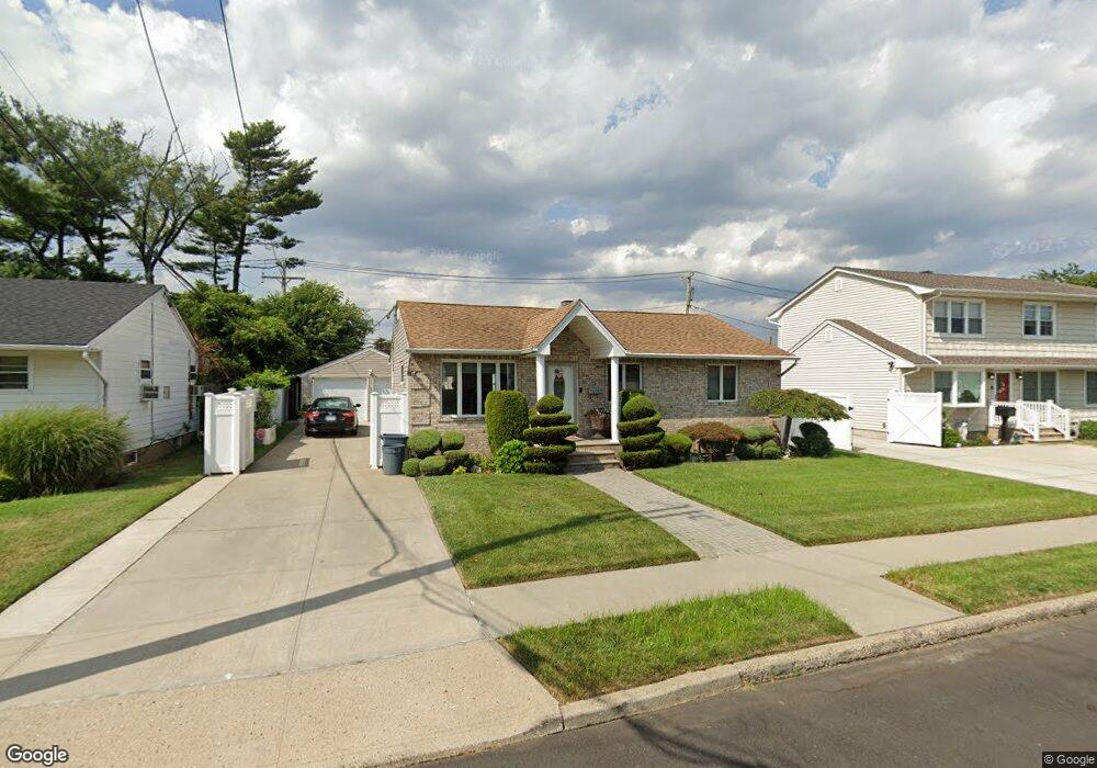 690 Anderson Ave, Franklin Square, NY 11010 - photo 1