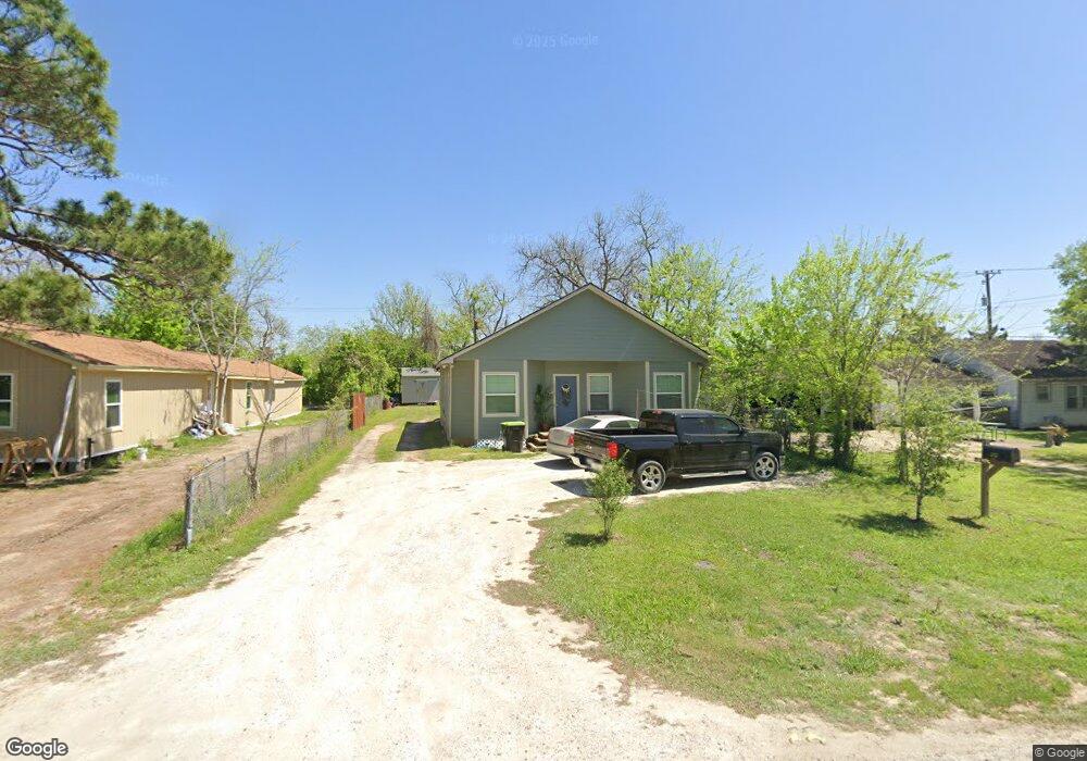 1713 Avenue G, Bay City, TX 77414 - photo 1
