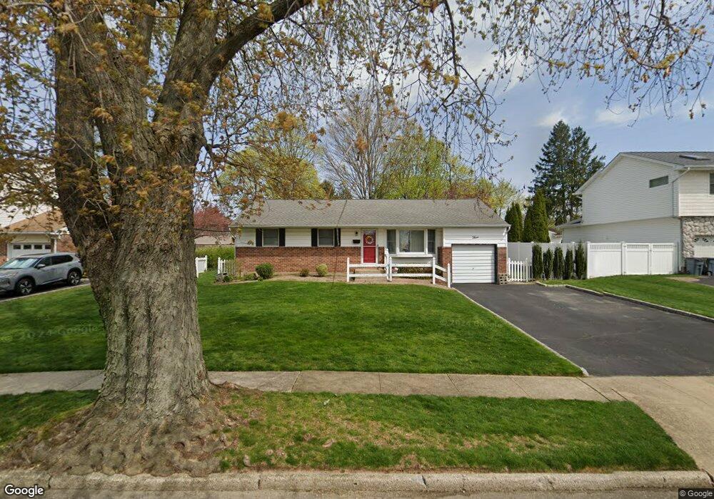 3 Plowboy Path, ComMacK, NY 11725 - photo 1