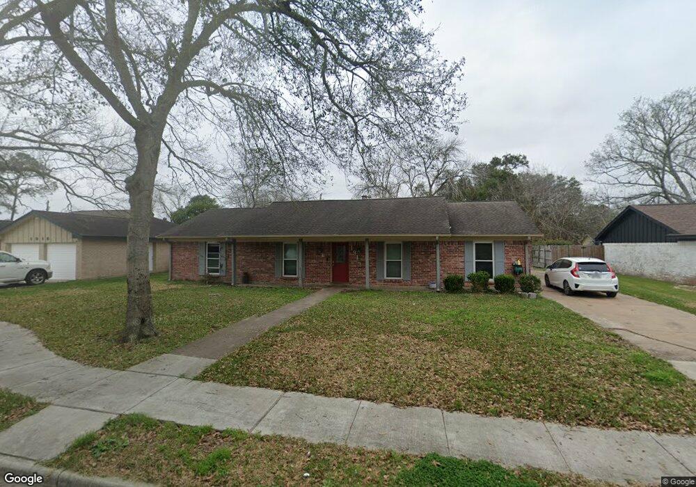 1914 Tracy Lynn Ln, Alvin, TX 77511 - photo 1