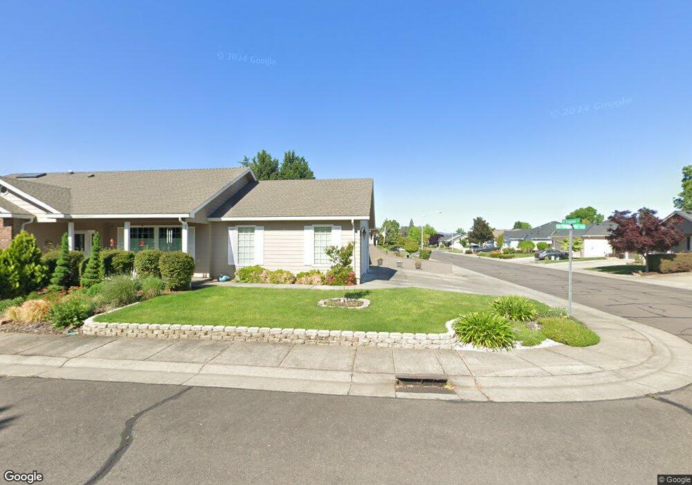 161 Ridgeway Ave, Central Point, OR 97502 - photo 1