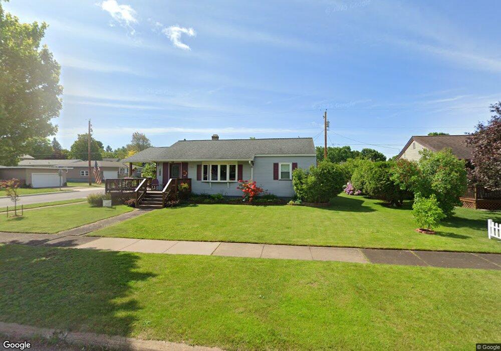 584 Poplar St, Ishpeming, MI 49849 - photo 1