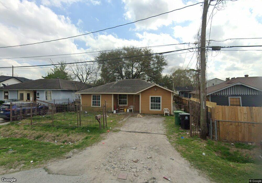 250 De Boll St, Houston, TX 77022 - photo 1