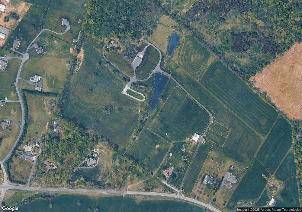 1382 Hermitage Rd, Waynesboro, VA 22980 - photo 1