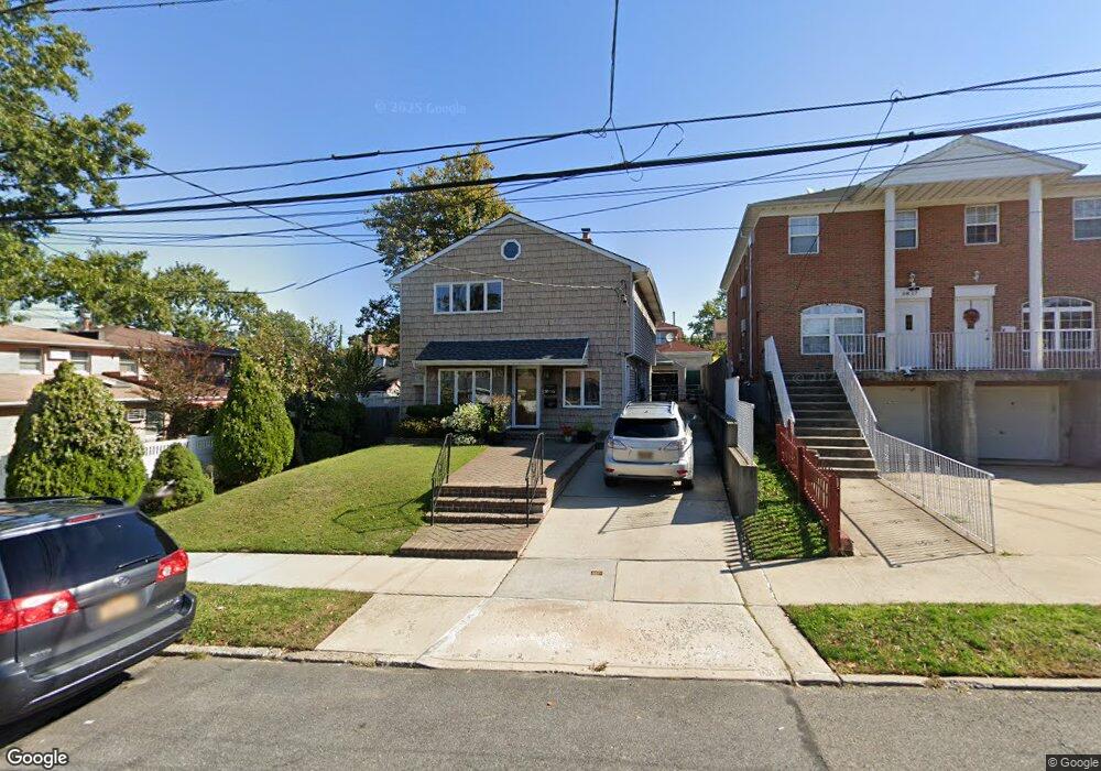 5811 255th St, Little Neck, NY 11362 - photo 1