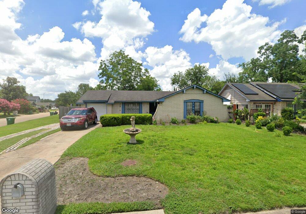 4542 Oak Shadows Dr, Houston, TX 77091 - photo 1