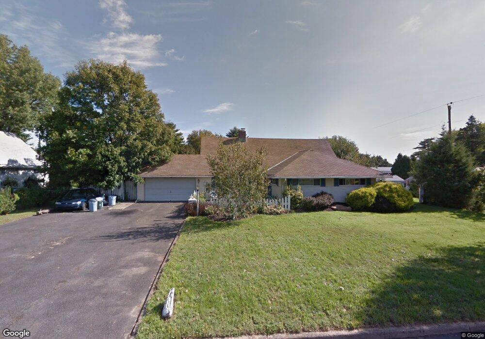 8 Sycamore Rd, Levittown, PA 19056 - photo 1