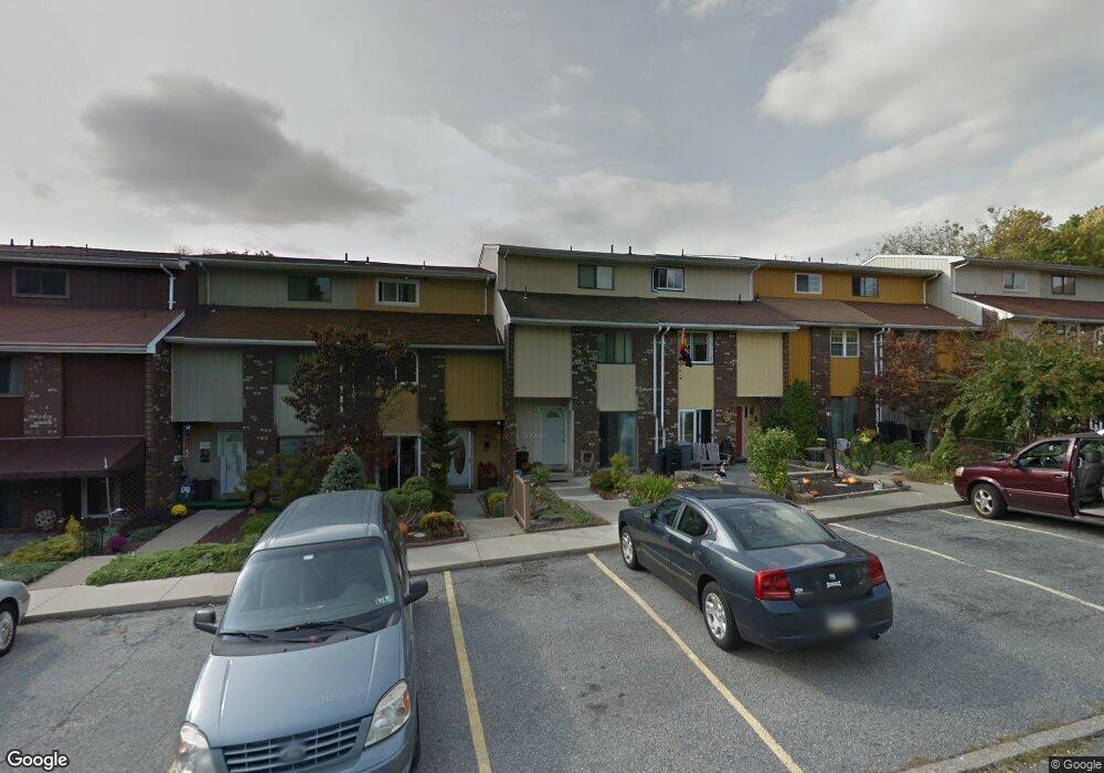 1564 Creekside Rd, Whitehall, PA 18052 - photo 1