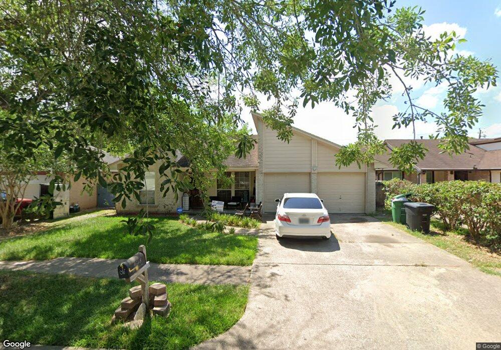 9518 Kingspass St, Houston, TX 77075 - photo 1