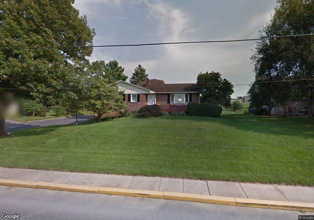 242 E Spruce St, New Holland, PA 17557 - photo 1