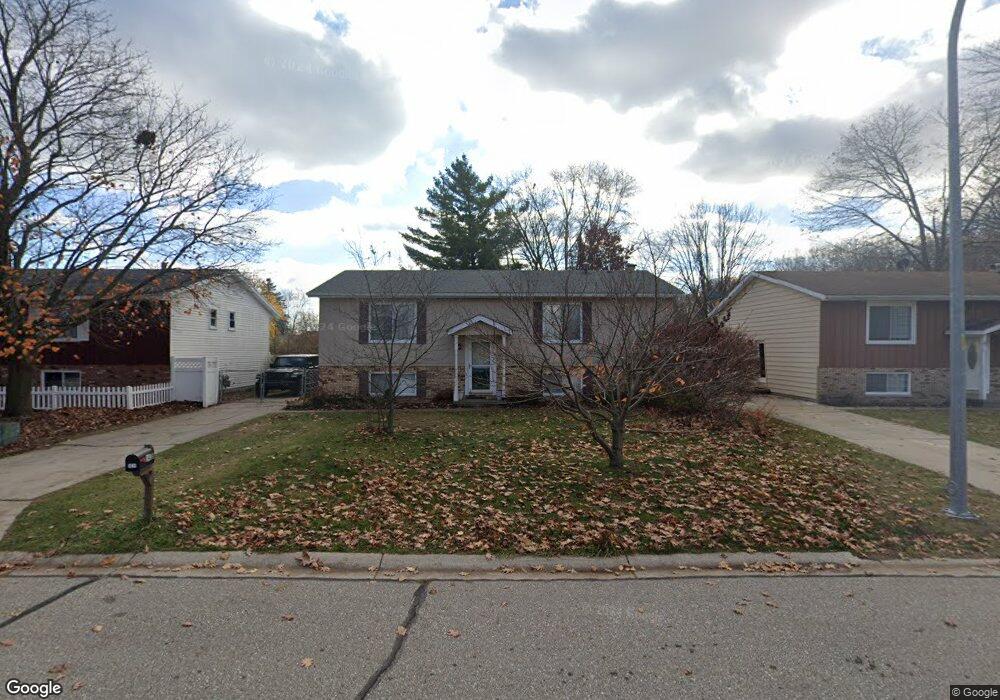 1438 Hazelwood Ln, Port Huron, MI 48060 - photo 1