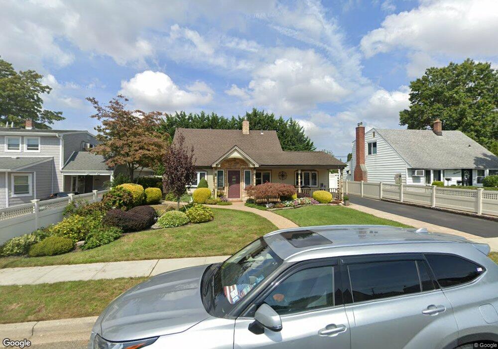 13 Halter Ln, Levittown, NY 11756 - photo 1