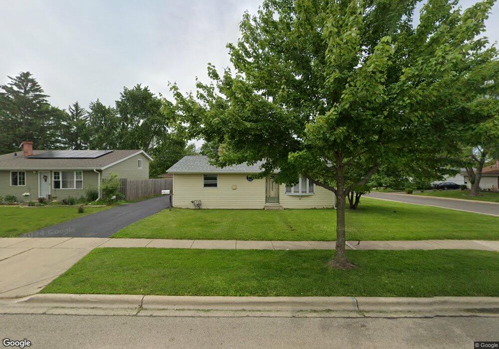 461 Tulsa Ave, Carpentersville, IL 60110 - photo 1