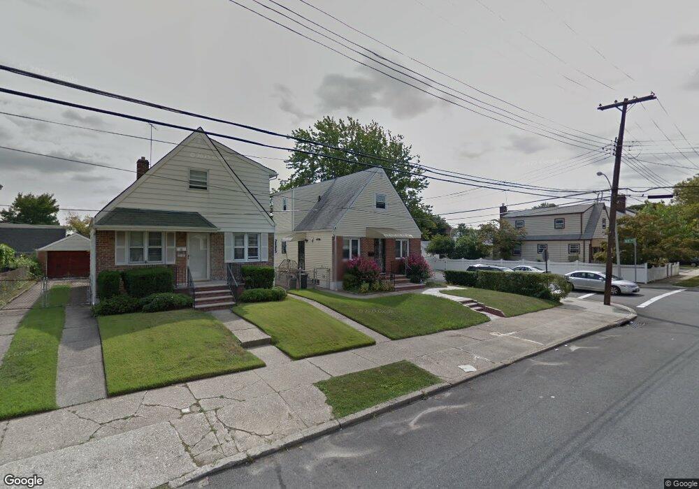 6243 138th St, Flushing, NY 11367 - photo 1