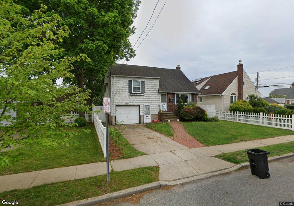 597 9th St, West Hempstead, NY 11552 - photo 1