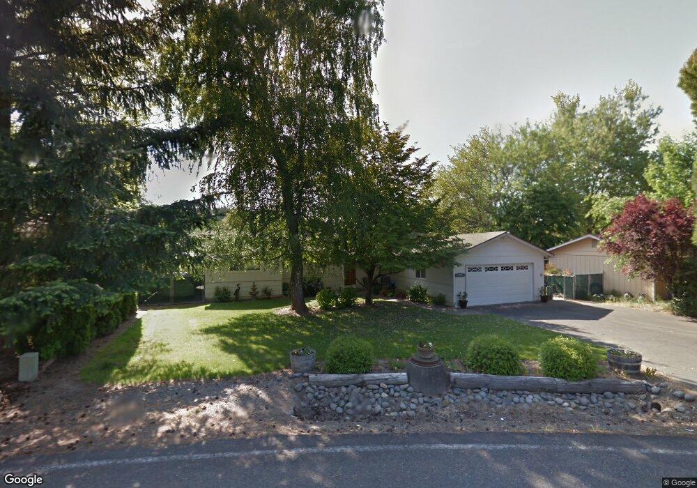 1039 Mayfair Ln, Grants Pass, OR 97527 - photo 1