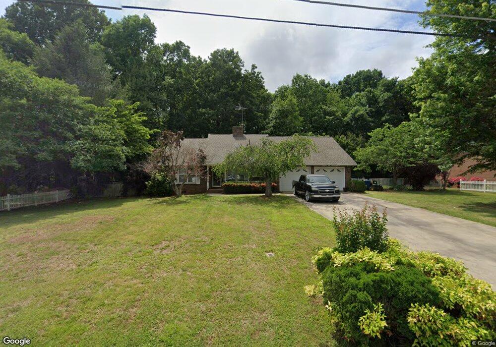 215 Camelot Dr, Statesville, NC 28625 - photo 1