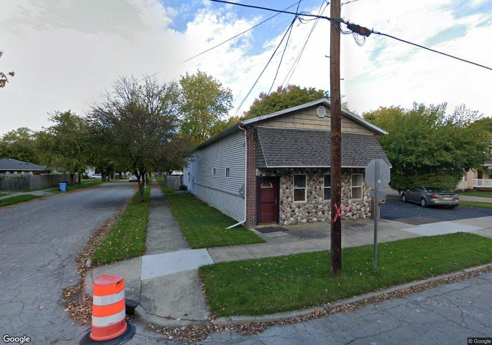 228 W Hodge Ave, Lansing, MI 48910 - photo 1