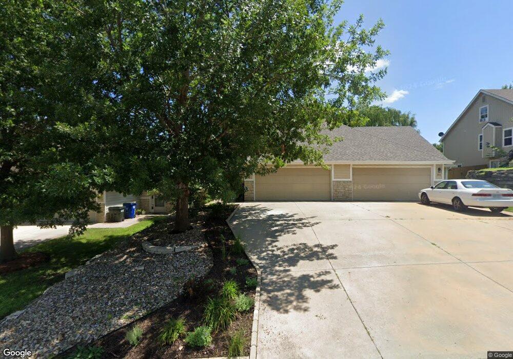 808 N Fieldstone Dr, Lawrence, KS 66049 - photo 1