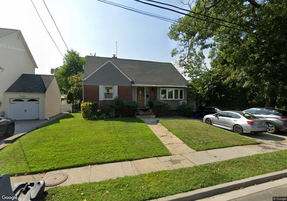 10 Gotham St, Valley Stream, NY 11581 - photo 1